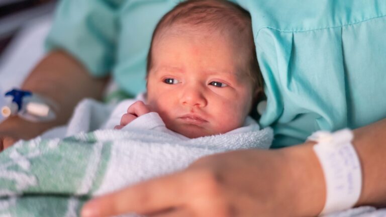 Prematüre Bebeğimin Büyümesi Ne Hızda Olur? Kilo, Boy ve Gelişim Süreci